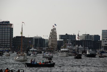 Despite what it may seem like here in this photo, Amsterdam is not under attack by pirates.